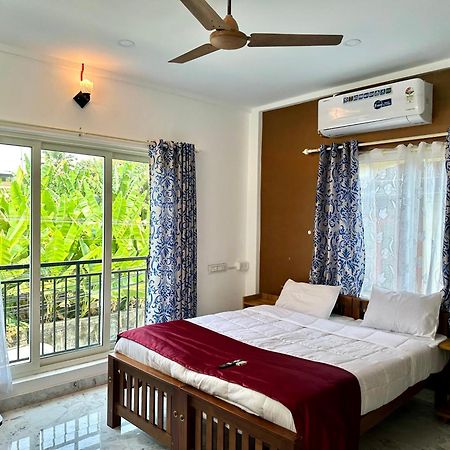 M M Residency Hotel Kochi Buitenkant foto