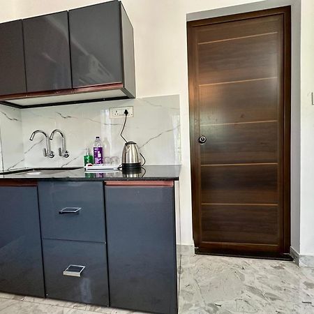 M M Residency Hotel Kochi Buitenkant foto