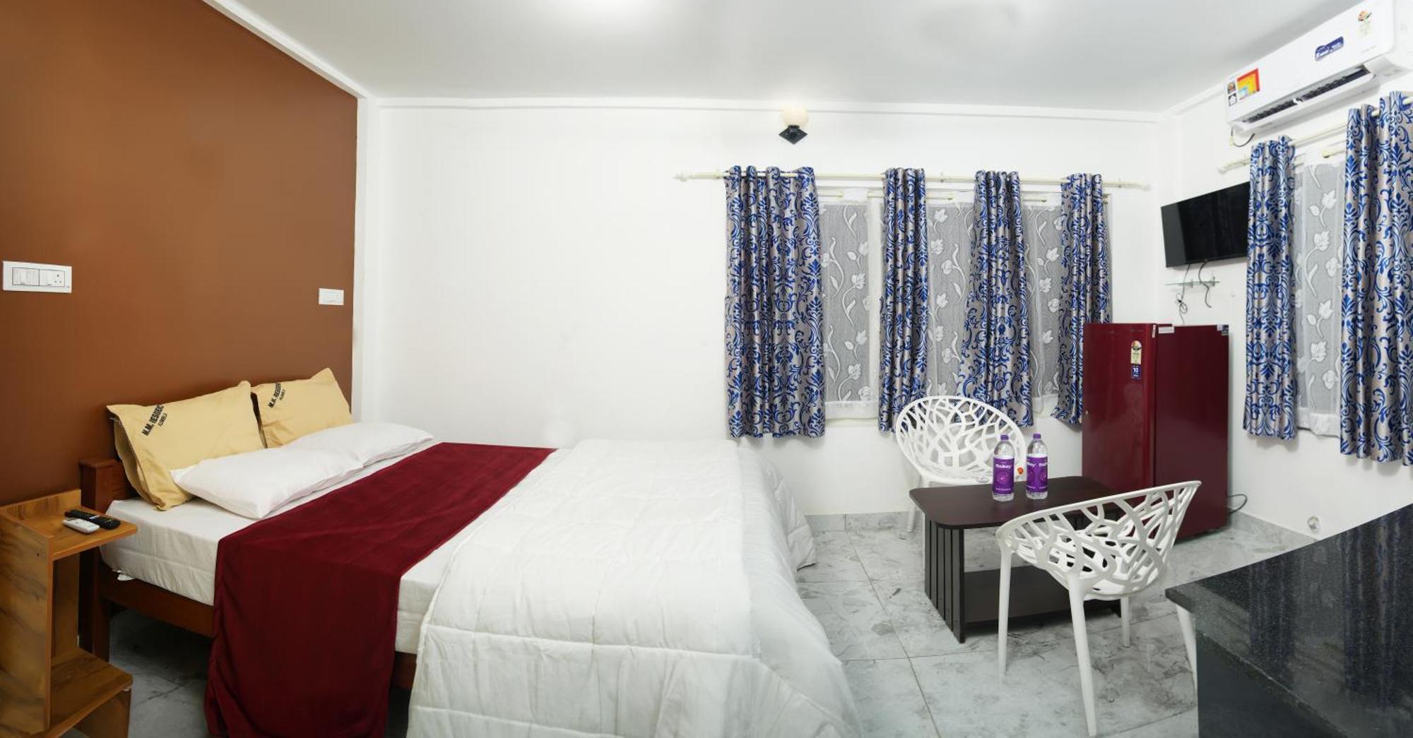 M M Residency Hotel Kochi Buitenkant foto